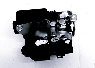 KAPI KİLİDİ ÖN SOL EGK140 CLIO (01-10) ELEKTİRİKLİ