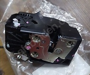 KAPI KİLİDİ ÖN SAĞ 805023900R SANDERO III