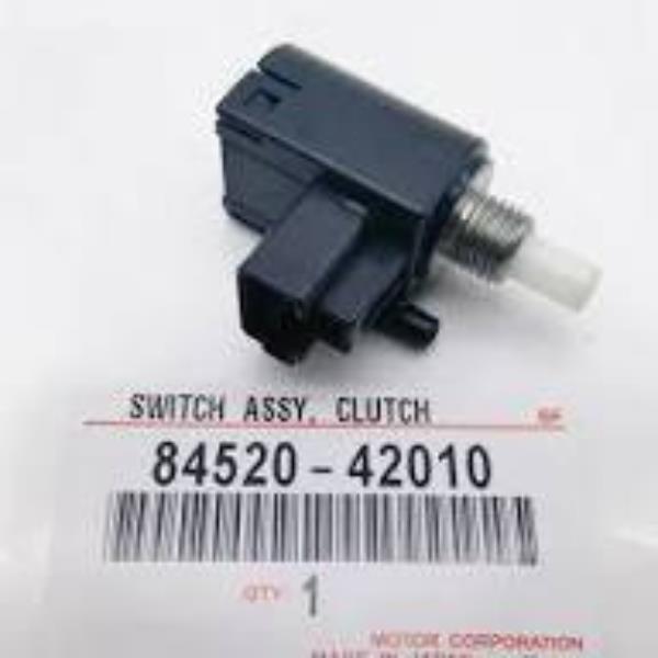 DEBRİYAJ PEDAL MÜŞÜRÜ 8452042010 COROLLA 07-17 AURIS VERSO 1.3 1.4 1.6
