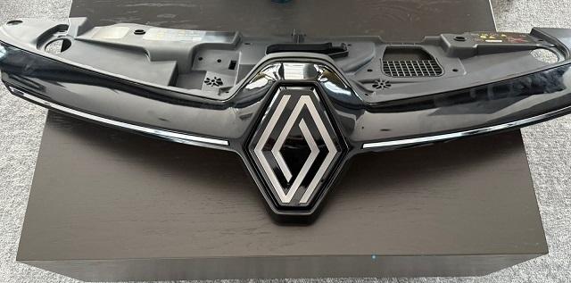 ÖN PANJUR SETİ KOMPLE (4 PARÇA) CLIO V (PANJUR+ÜST PLASTİK+ÇITA TK+LOGO)