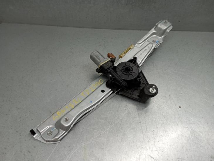 CAM KRİKOSU ARKA SAĞ 827207471R SANDERO III