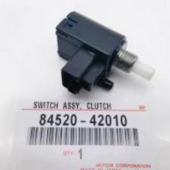 DEBRİYAJ PEDAL MÜŞÜRÜ 8452042010 COROLLA AURIS VERSO 1.3 1.4 1.6